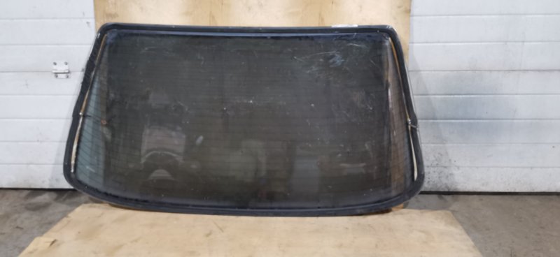 Стекло Mercedes C180 1996 W202