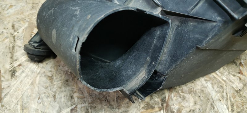 Корпус воздушного фильтра Mercedes C180 1996 W202