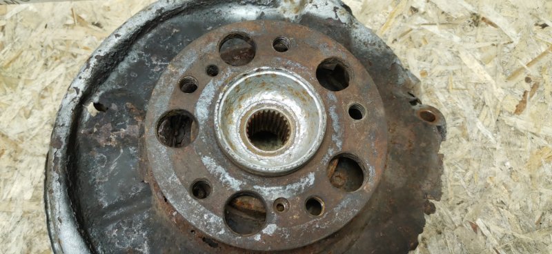 Кулак поворотный Mercedes C180 1996 W202