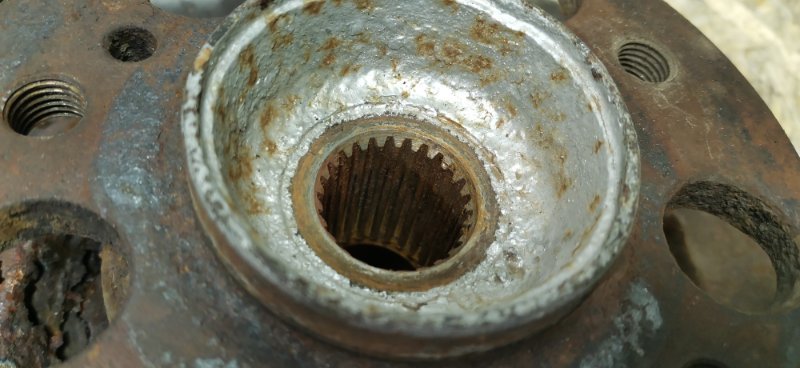 Кулак поворотный Mercedes C180 1996 W202