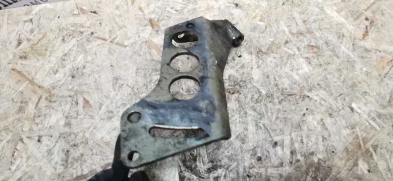 Кронштейн гидроусилителя Mercedes w123 1980 Седан