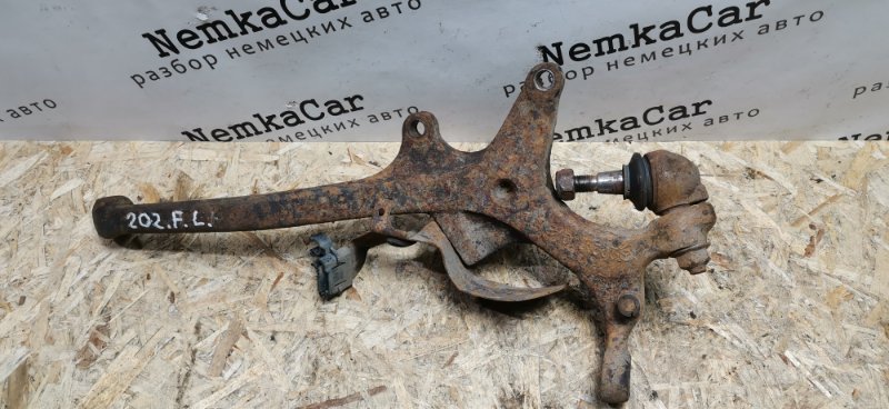 Кулак поворотный Mercedes C180 1996 W202