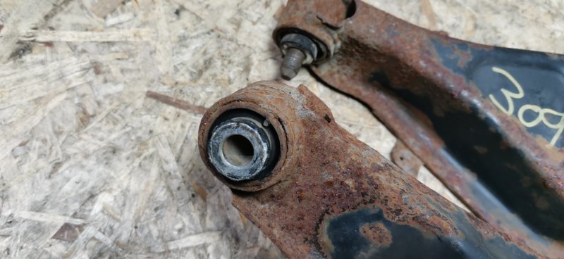 Рычаг подвески Mercedes C180 1996 W202