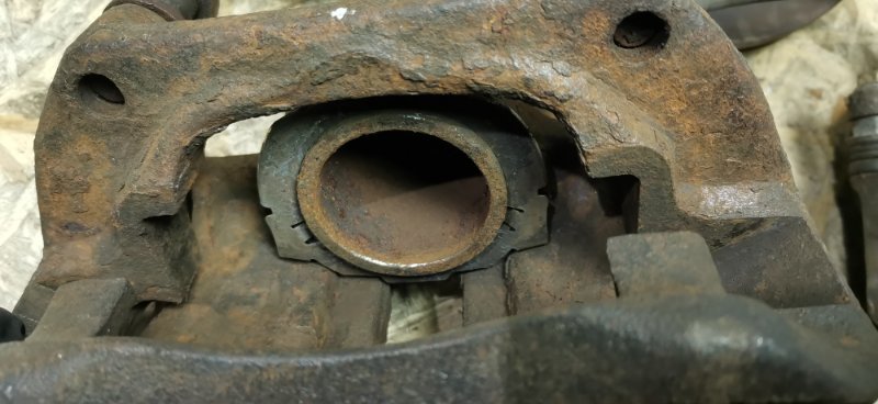 Суппорт тормозной Mercedes W124 1989 E260