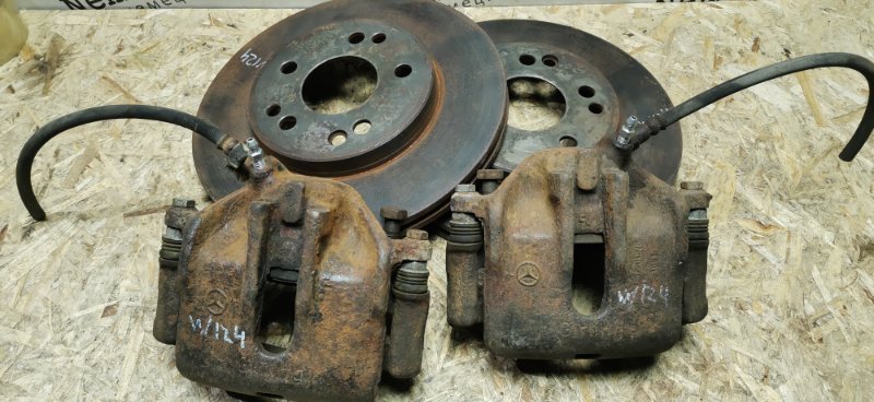 Суппорт тормозной Mercedes W124 1989 E260