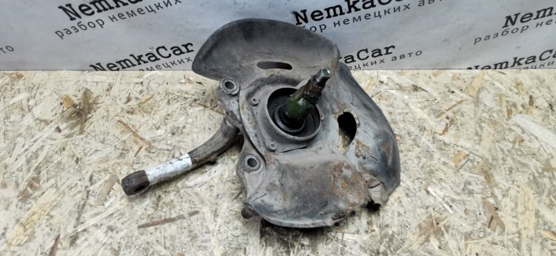 Кулак поворотный Mercedes W124 1992