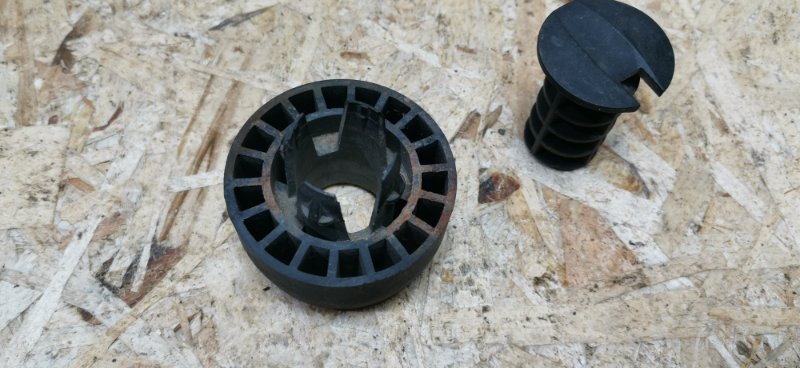 Упор домкрата Mercedes W124 1993 E320