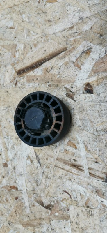 Упор домкрата Mercedes W124 1993 E320