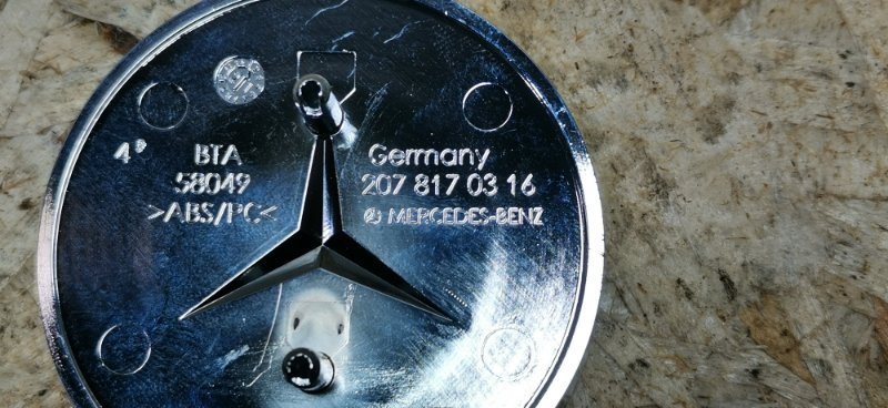 Эмблема на капот Mercedes Vito 2001 638