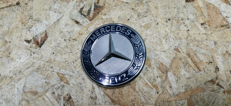 Эмблема на капот Mercedes Vito 2001 638