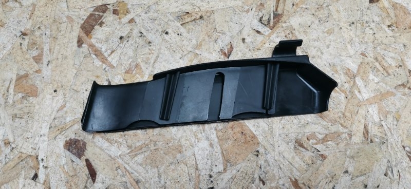 Скоба бронепроводов Mercedes W123