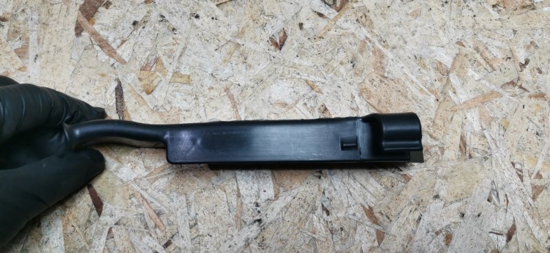 Скоба бронепроводов Mercedes W123