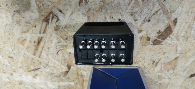 Реле топливного насоса Mercedes S-Klass W126