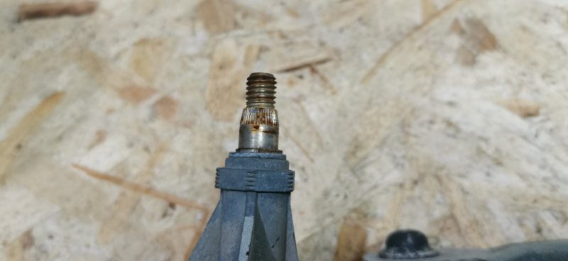 Трапеция стеклоочистителя Mercedes w123 1980 Седан