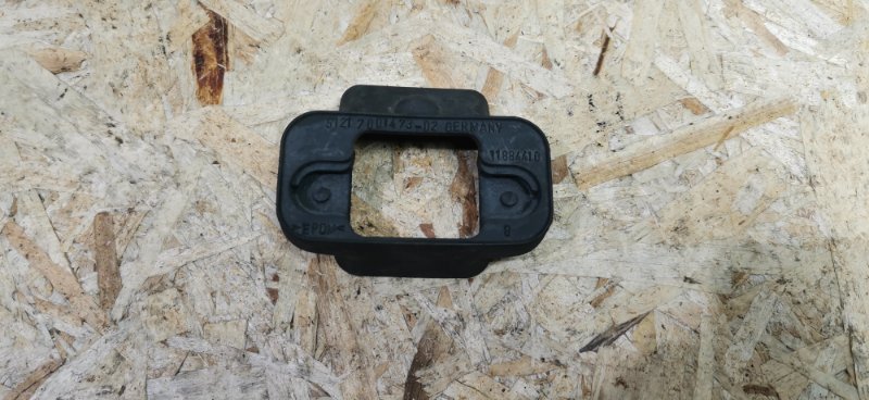 Пыльник ограничителя двери BMW 3-Series E90 2006