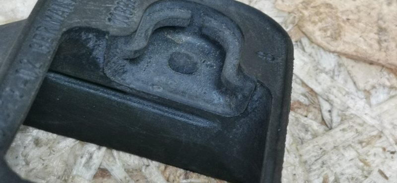 Пыльник ограничителя двери BMW 3-Series E90 2006