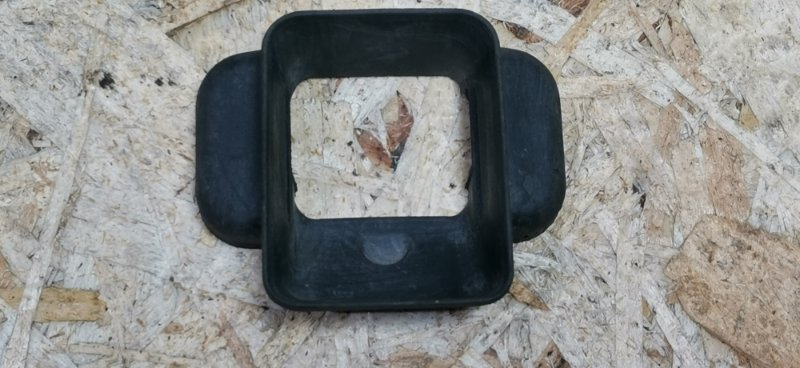 Пыльник ограничителя двери BMW 3-Series E90 2006