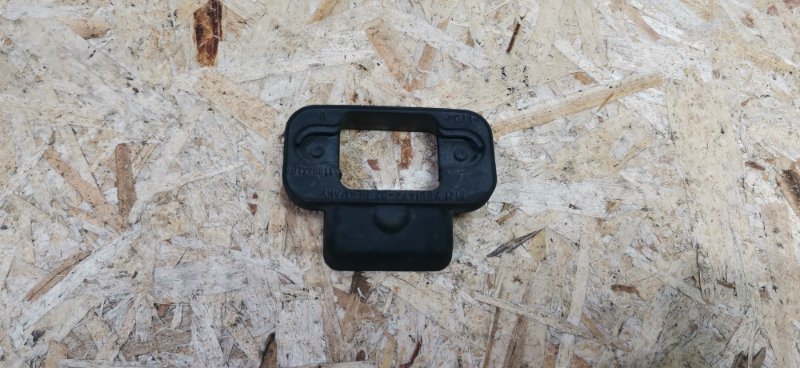 Пыльник ограничителя двери BMW 3-Series E90 2006