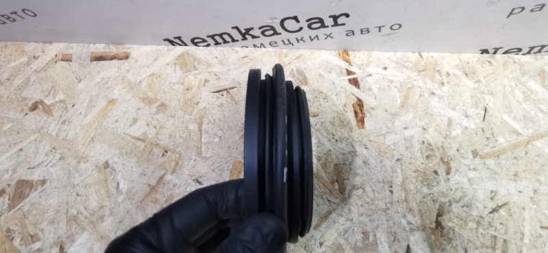 Уплотнитель заливной горловины Mercedes C180 1996 W202