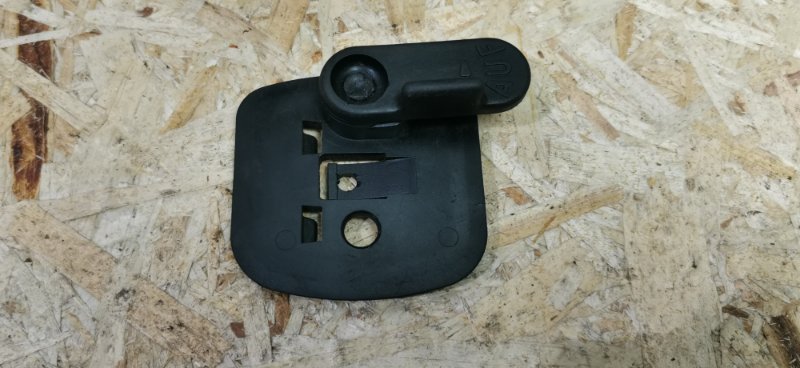 Кронштейн знака аварийной остановки Mercedes C180 1996 W202