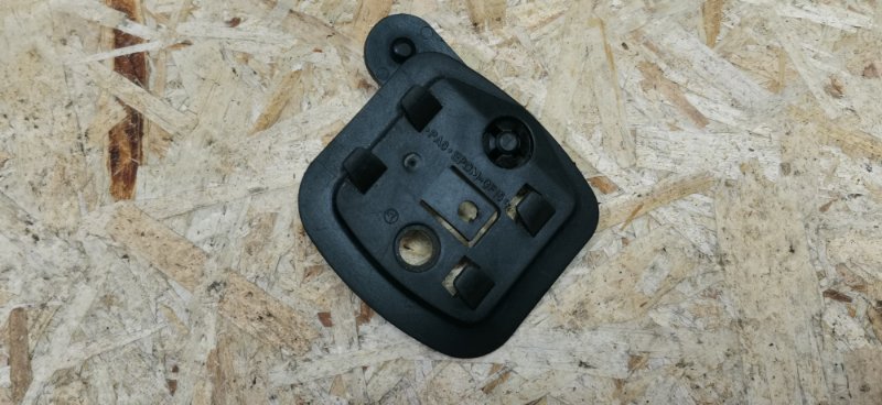 Кронштейн знака аварийной остановки Mercedes C180 1996 W202