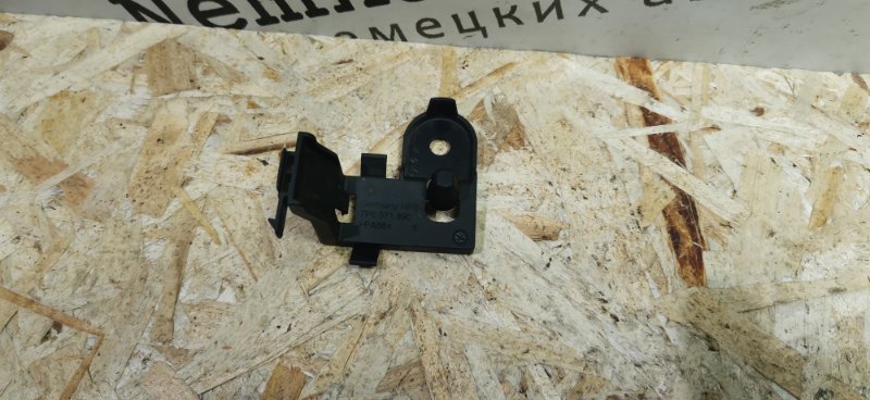 Кронштейн проводки Volkswagen Touareg 2 2012 7P5