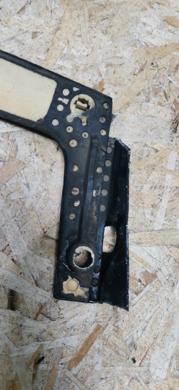 Уплотнитель капота Mercedes W124 1993 E320