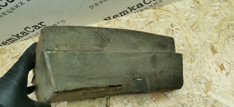 Кожух вакуумного насоса Mercedes C180 1996 W202