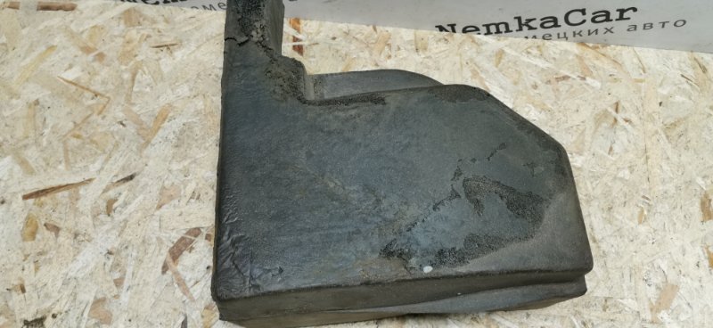 Кожух вакуумного насоса Mercedes C180 1996 W202