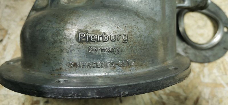 Вакуумный насос Mercedes w123 1985 Седан