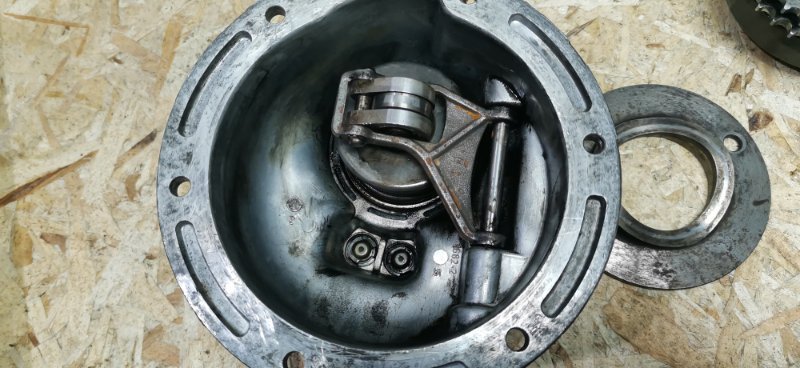 Вакуумный насос Mercedes w123 1985 Седан