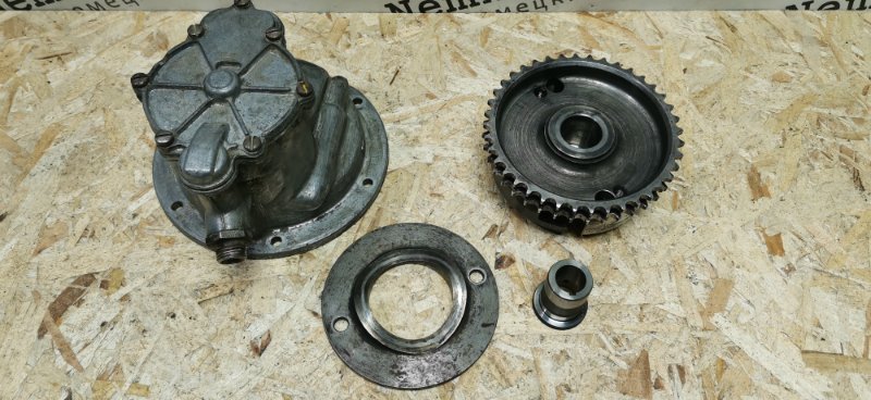 Вакуумный насос Mercedes w123 1985 Седан