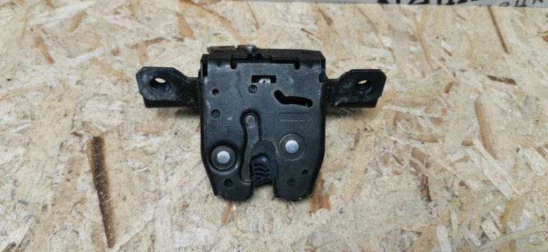 Замок багажника OPEL ASTRA 2011 J