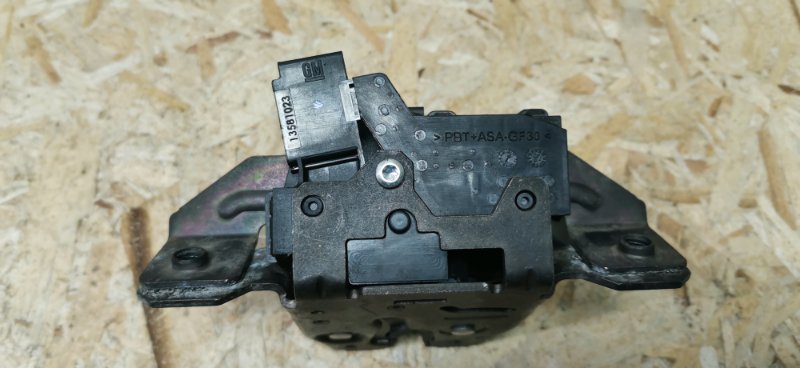 Замок багажника OPEL ASTRA 2011 J