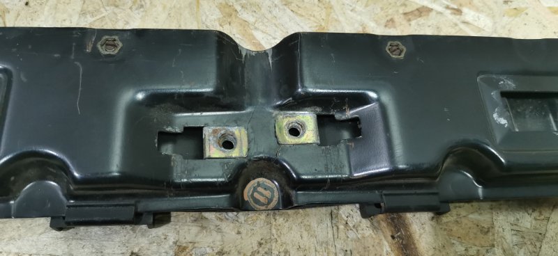 Перемычка люка Mercedes W124 1994 Седан