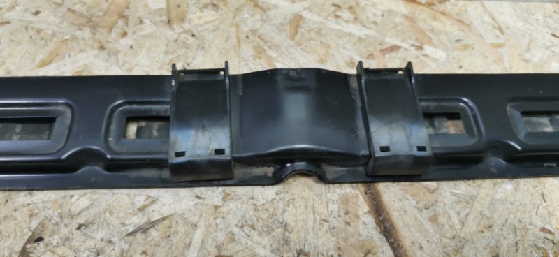 Перемычка люка Mercedes W124 1994 Седан