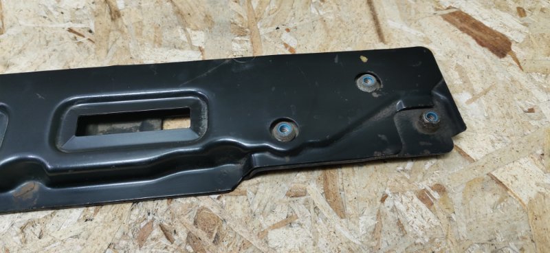 Перемычка люка Mercedes W124 1994 Седан