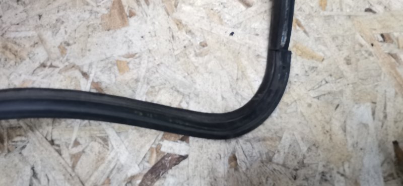 Уплотнение люка Mercedes W124 1987