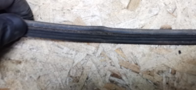 Уплотнение люка Mercedes W124 1987