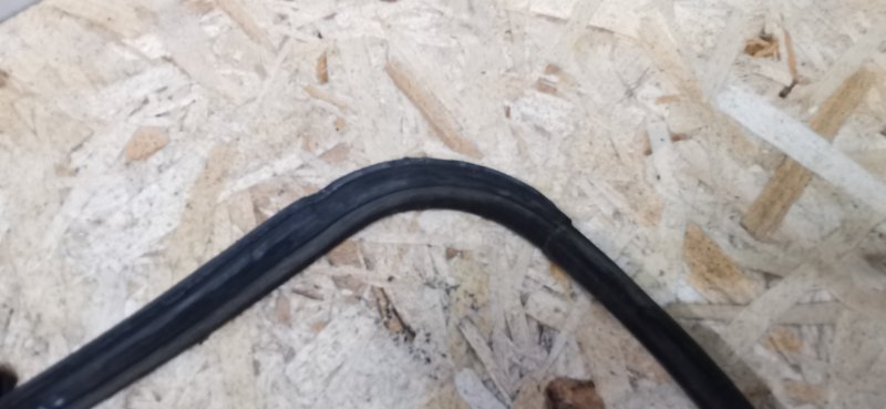 Уплотнение люка Mercedes W124 1994 Седан