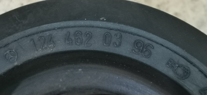 Пыльник рулевой колонки Mercedes W124 1989 E260