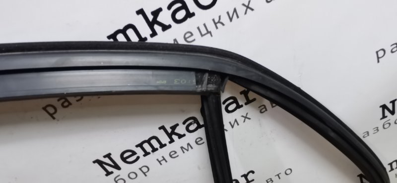 Уплотнитель стекла двери BMW 3-Series E90 2006