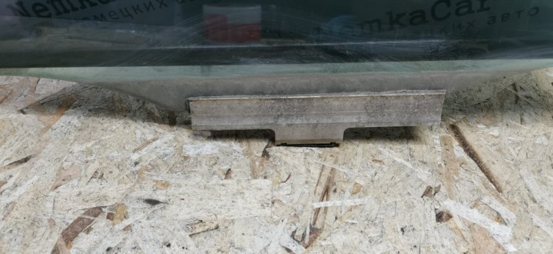 Стекло двери Mercedes C180 1996 W202