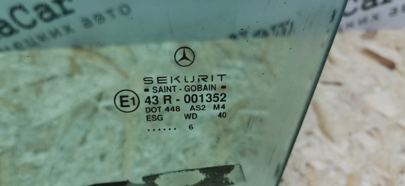 Стекло двери Mercedes C180 1996 W202