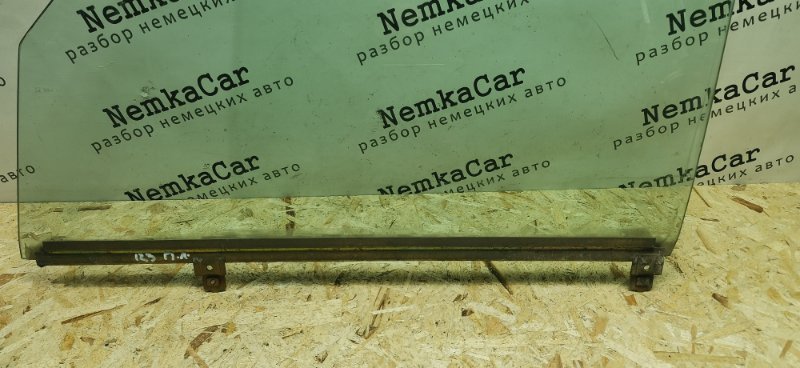 Стекло двери Mercedes w123 1980 Седан