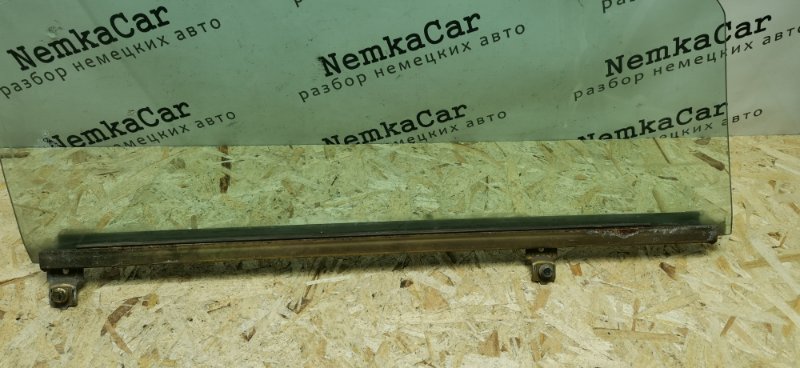 Стекло двери Mercedes w123 1980 Седан