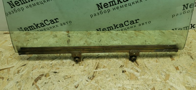 Стекло двери Mercedes w123 1980 Седан