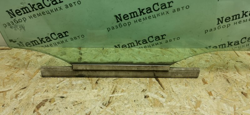 Стекло двери Mercedes C180 1996 W202