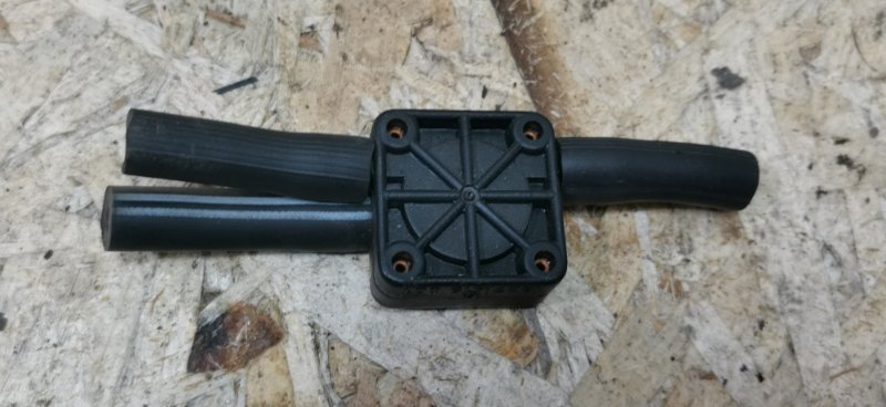 Клапан вакуумный Mercedes W126 1988 420SE