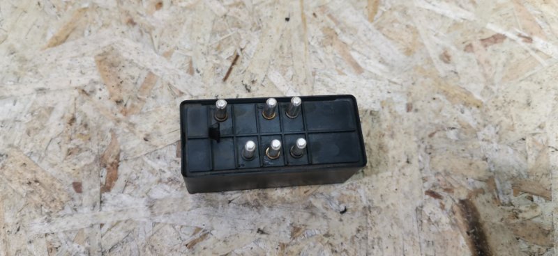 Реле люка Mercedes W124 1993 250D